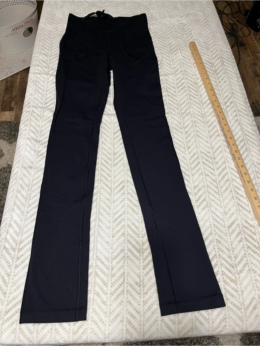 Women’s 6 Lululemon Black Pants